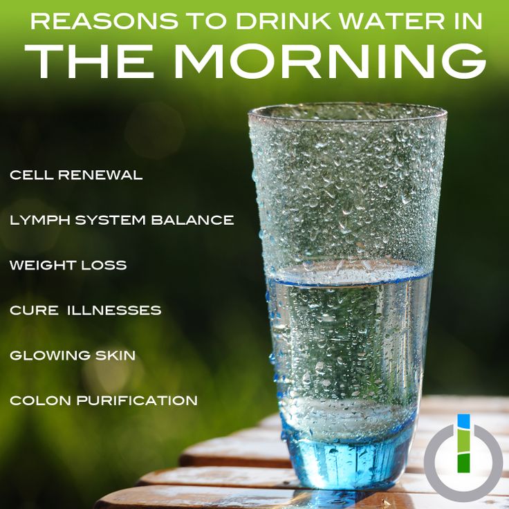"Infographic showing reasons to drink water in the morning, featuring a glass of water with benefits such as cell renewal, lymph system balance, weight loss, illness prevention, glowing skin, and colon purification."